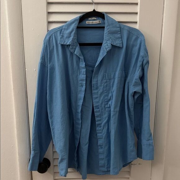 Abercrombie & Fitch Light Blue Oversized Shirt Size Medium - Picture 3 of 9